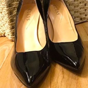 Guess patent leather black heels